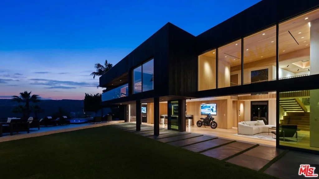 Photo of 1663 Summitridge Drive