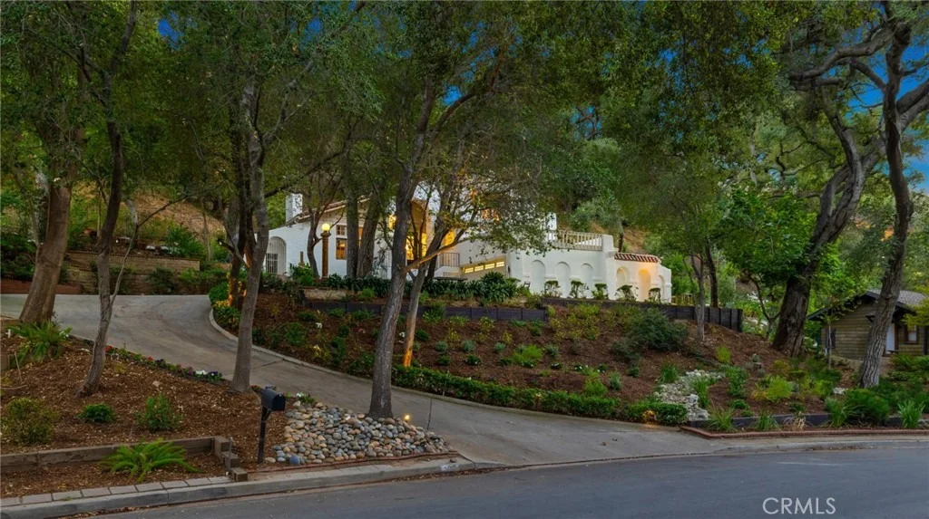 Photo of 16 Hidden Valley Road