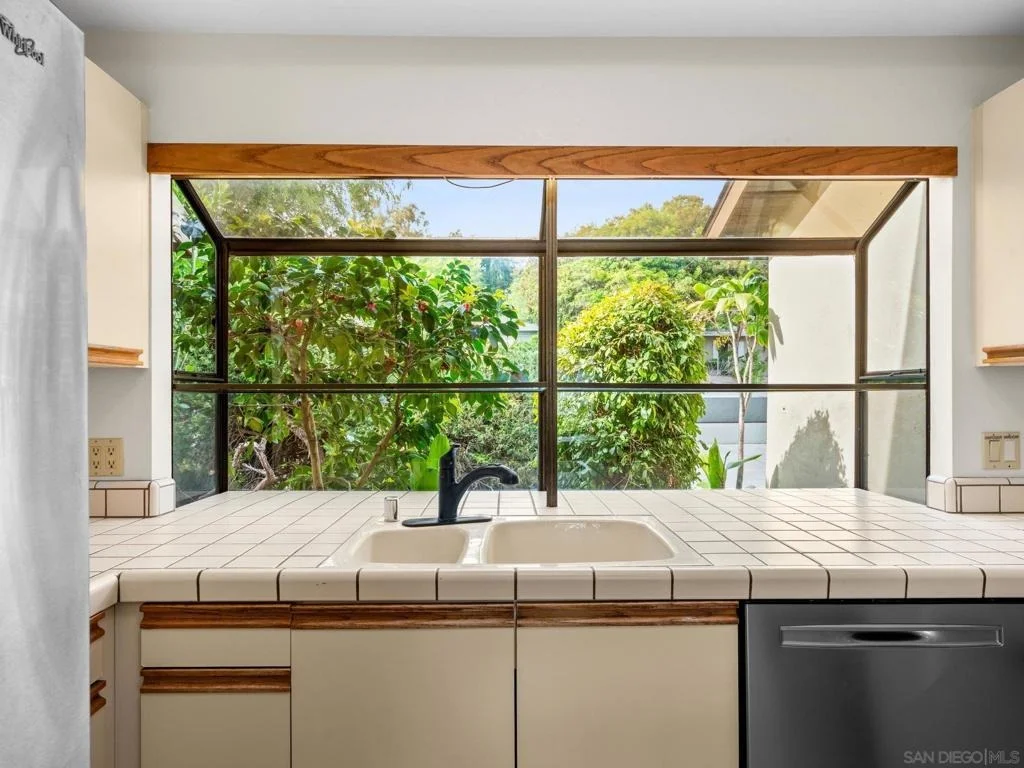 Photo of 2529 Littleton Road
