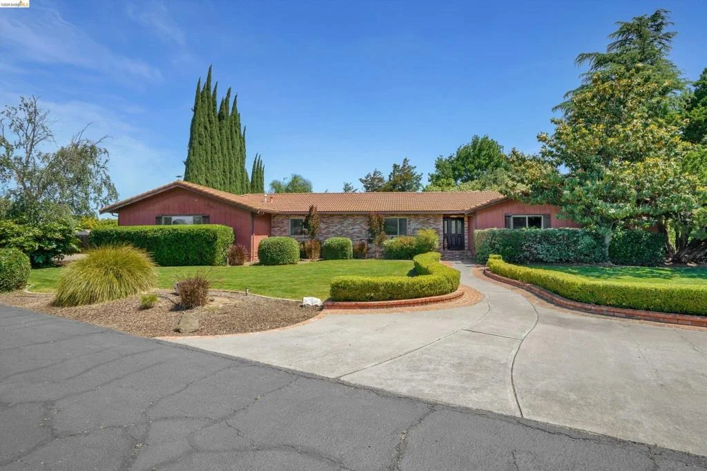 Photo of 2876 Stirrup Dr