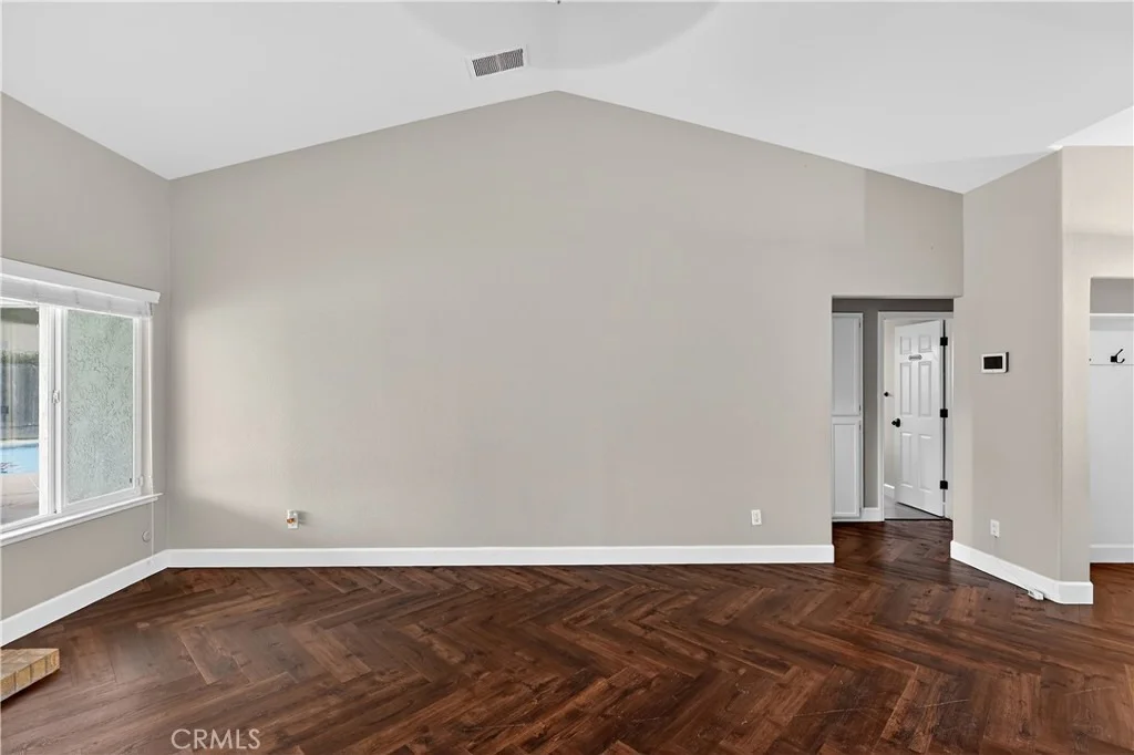 Photo of 724 Robin Drive
