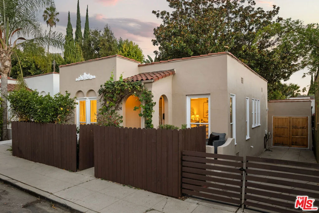 Photo of 3324 Berkeley Avenue