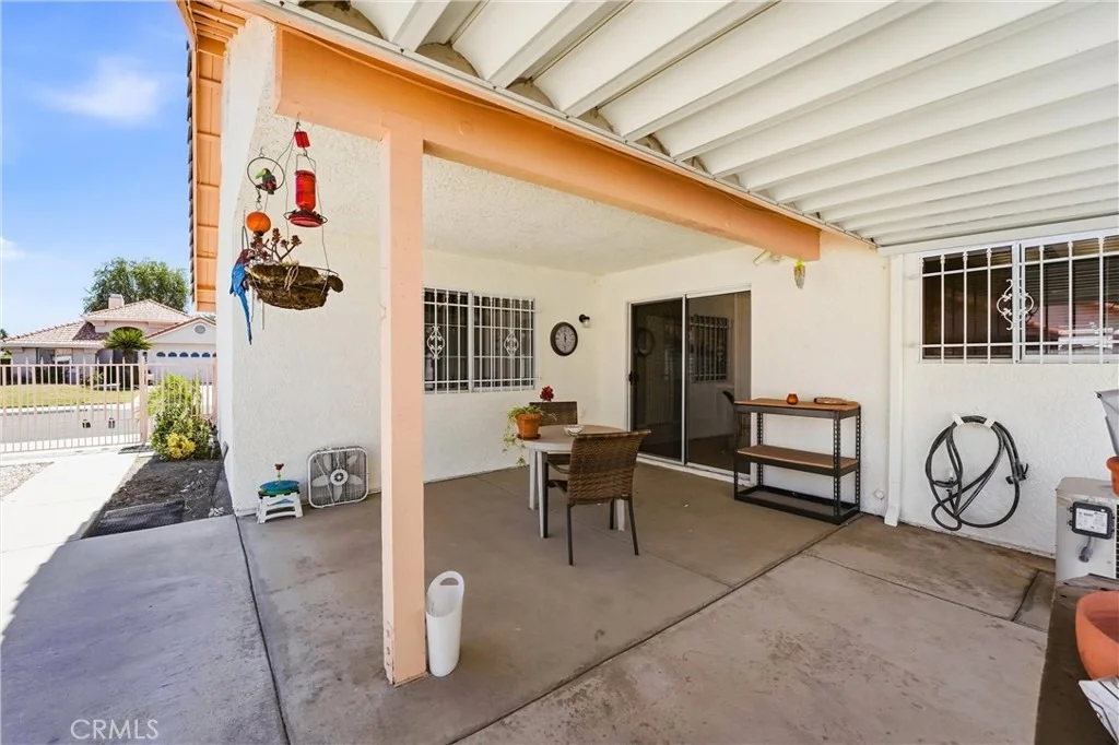 Photo of 2562 Alegre Avenue