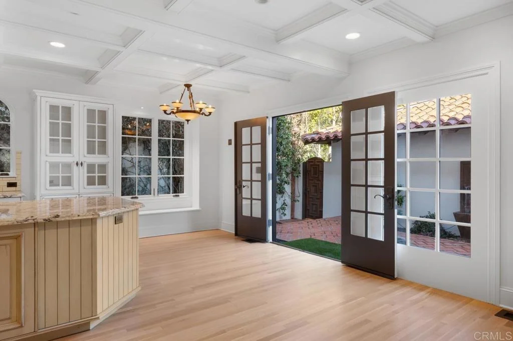 Photo of 1015 Alameda Boulevard