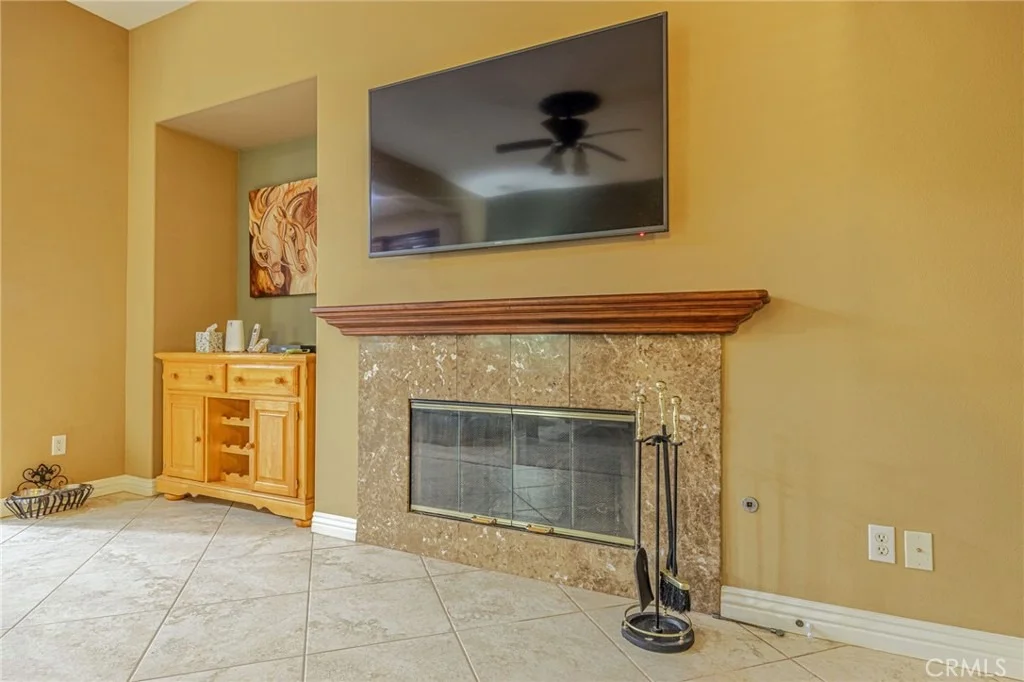 Photo of 33442 Desert Road