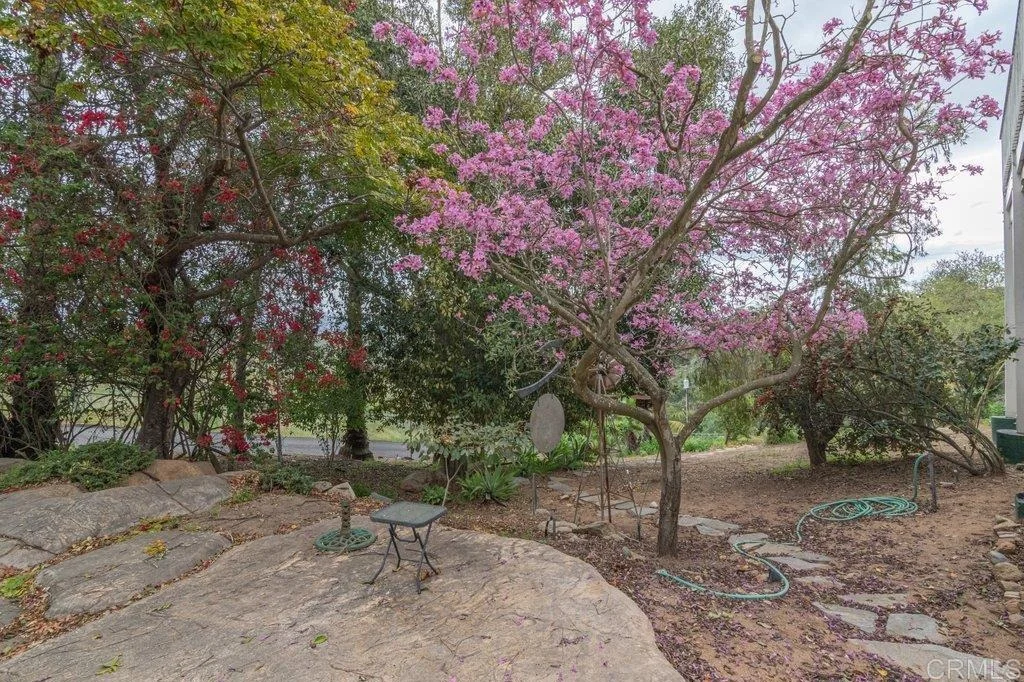 Photo of 4327 Hollyhill Road