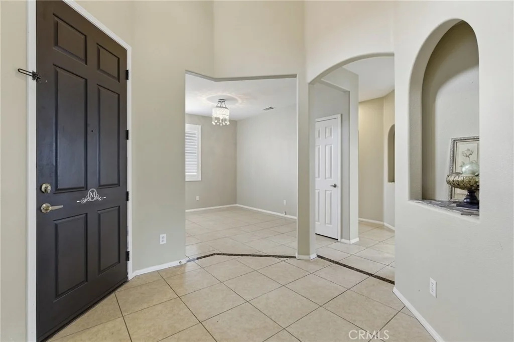 Photo of 740 Bahama
