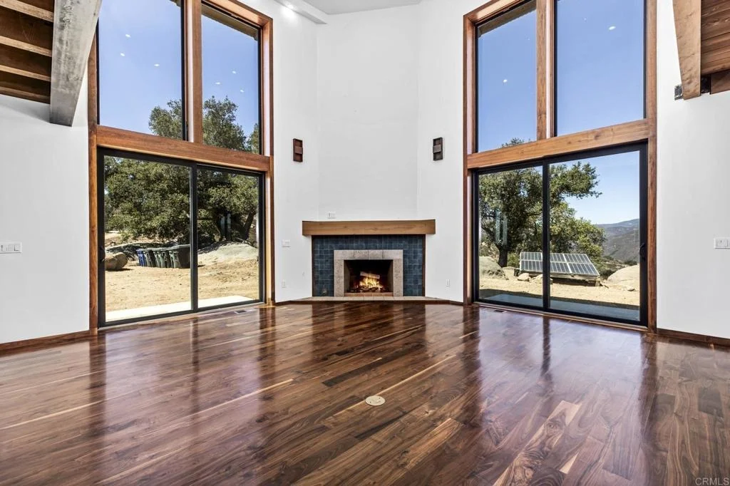 Photo of 21179 Sutherland Dam Road
