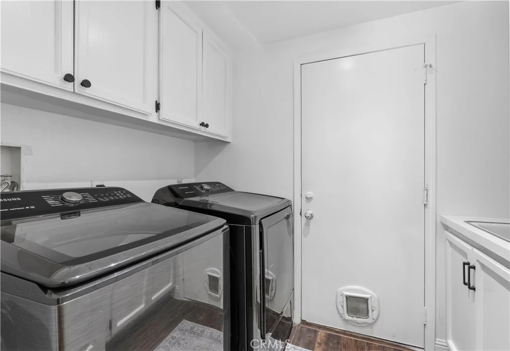 Photo of 943 W 14th Street