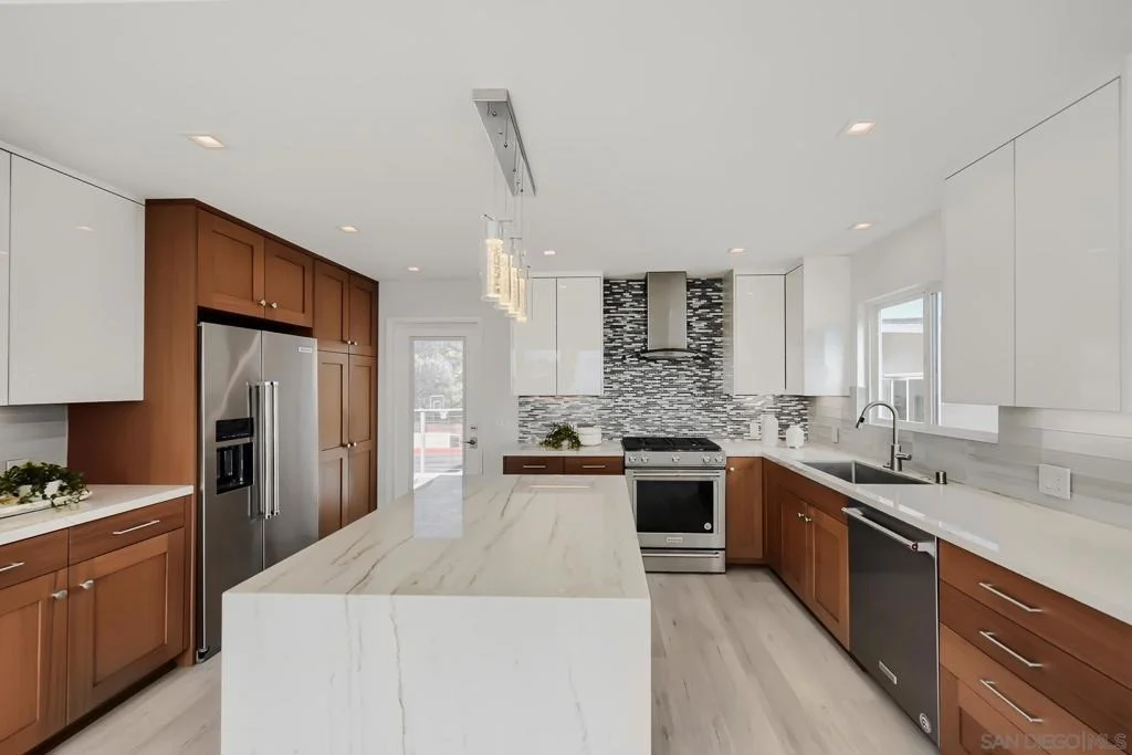 Photo of 5379 La Jolla Mesa