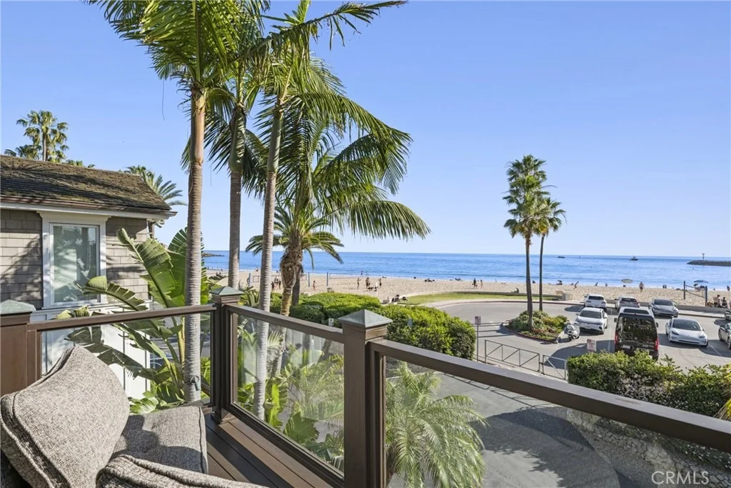 Photo of 3150 Breakers
