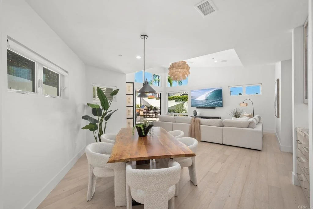 Photo of 141 W Leucadia Blvd