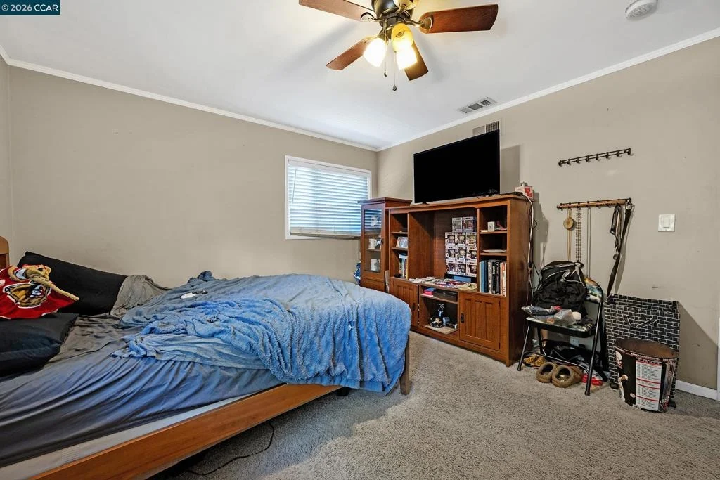 Photo of 1481 Davis Ave