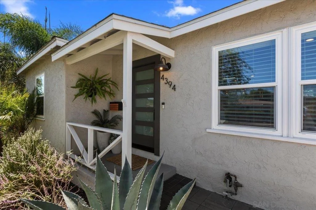 Photo of 4394 Pomona Ave