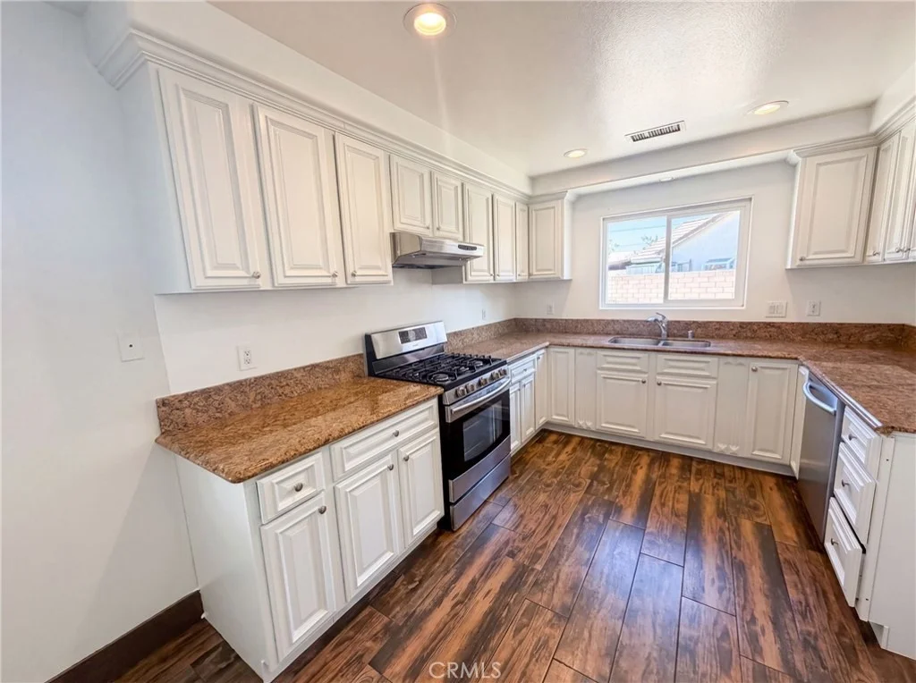 Photo of 922 W Craig