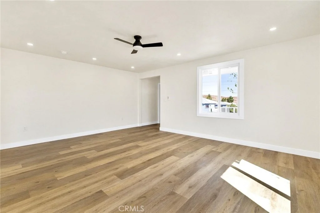 Photo of 124 W Fredricks