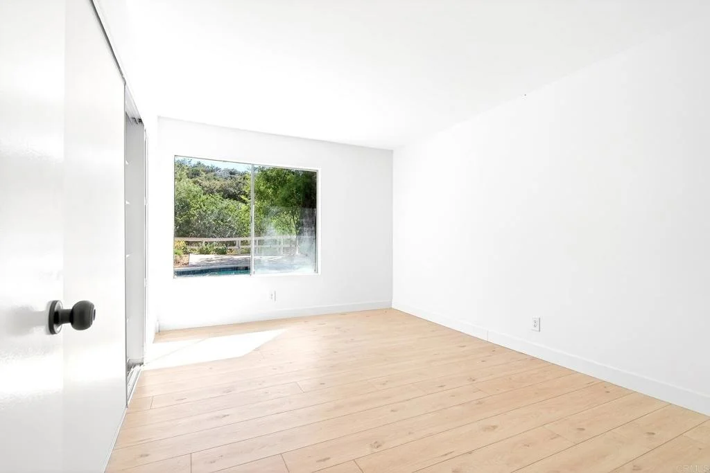 Photo of 37985 Avenida Bravura