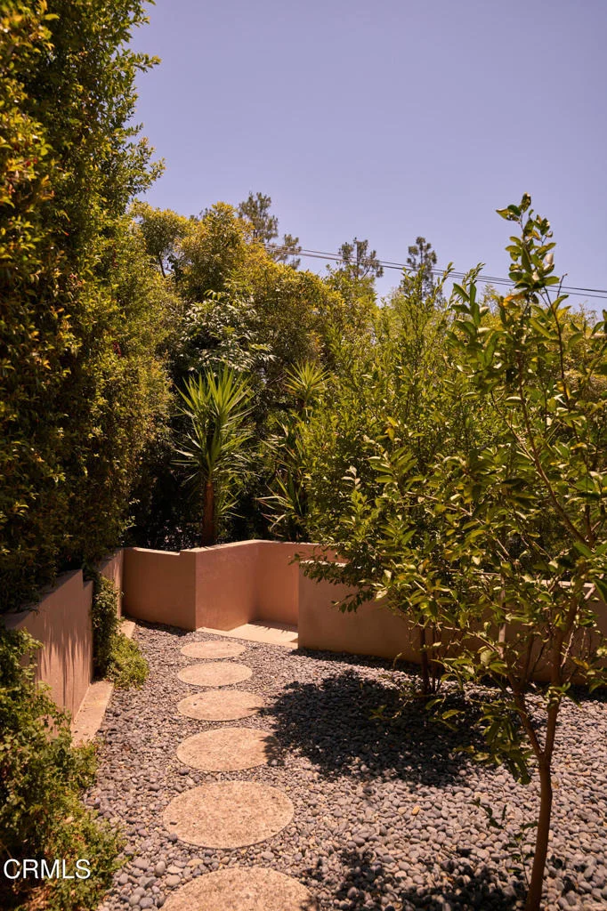 Photo of 980 Mesa Verde Road