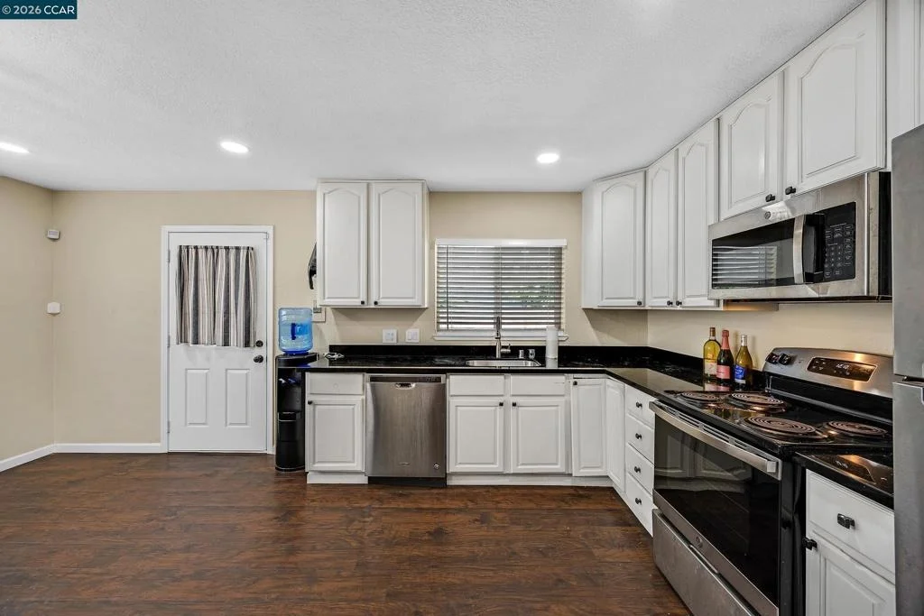 Photo of 7 Lawrence Ave