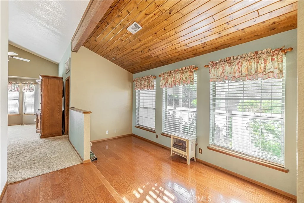 Photo of 43118 Roulette Lane