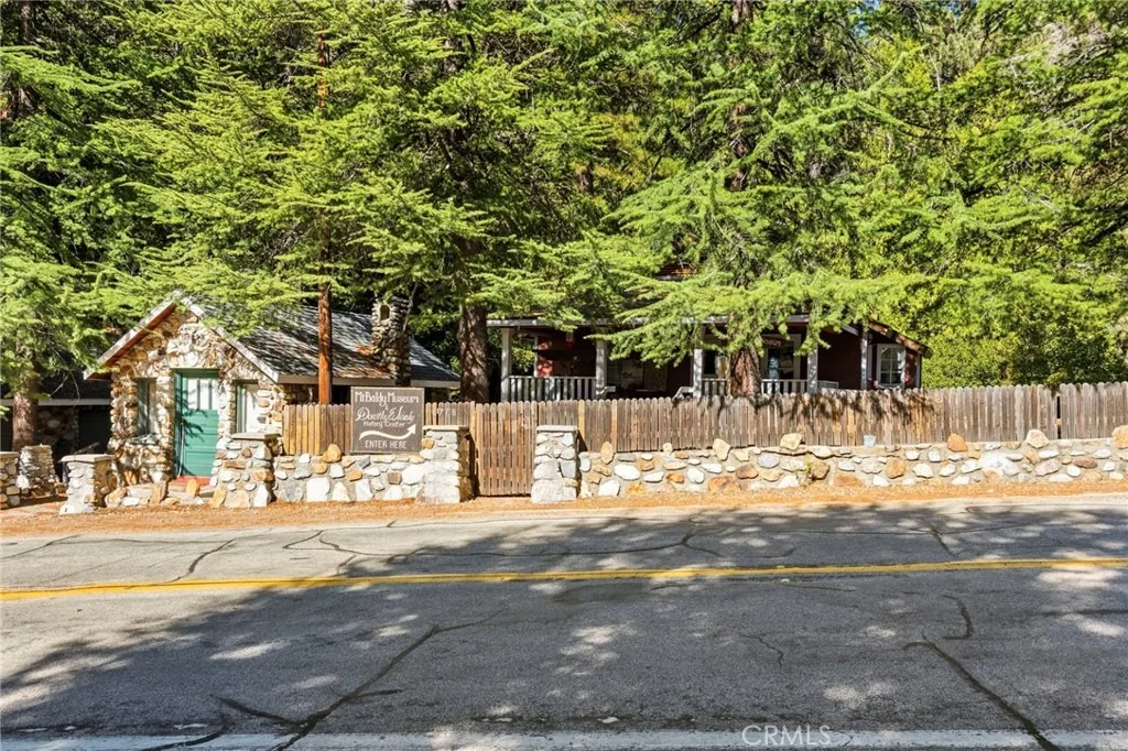 Photo of 34 Manker Flats