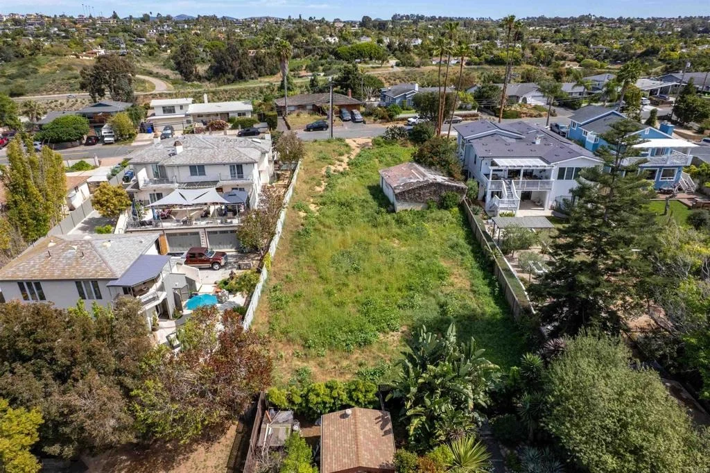 Photo of Eolus Avenue