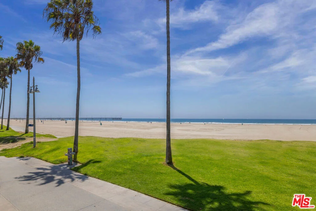 Photo of 2311 Ocean Front Walk