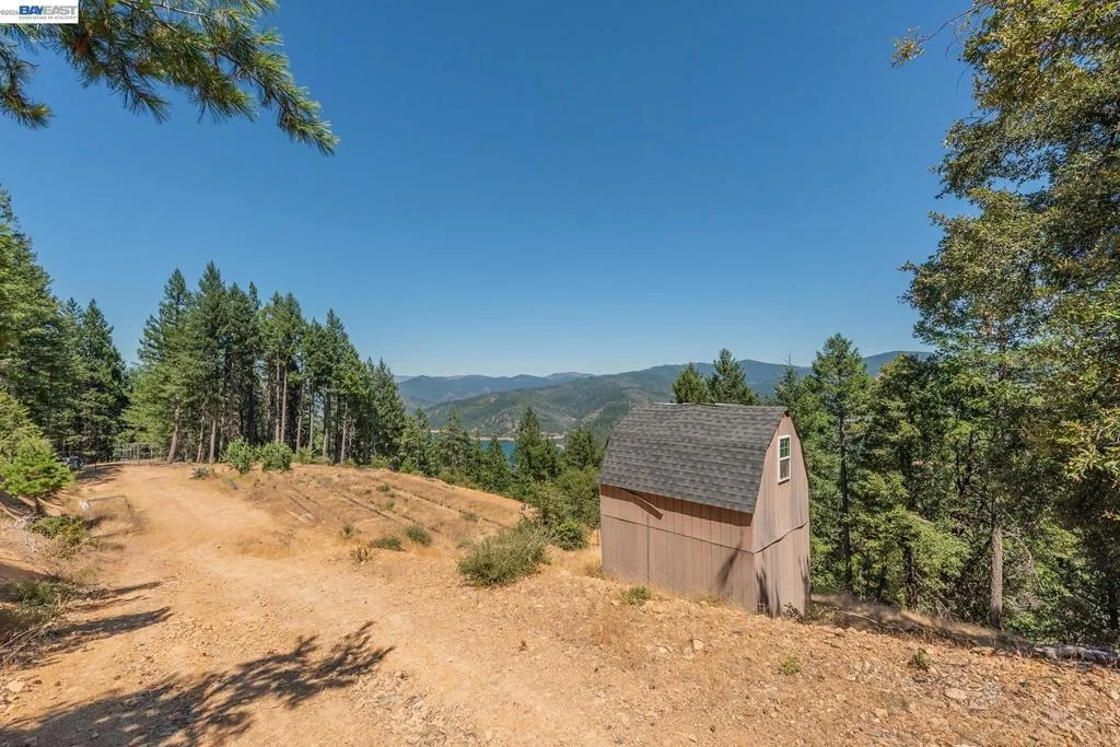 Photo of 190 Moore Gulch