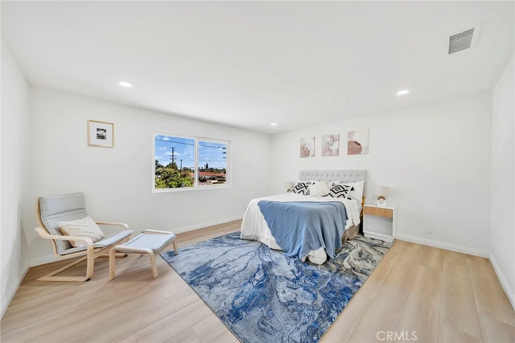 Photo of 188 W Arthur Avenue