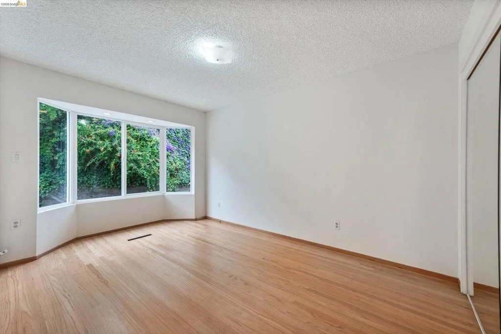 Photo of 4054 Milton Ave