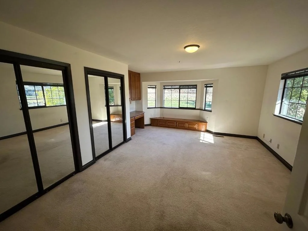 Photo of 24665 Foothill Drive
