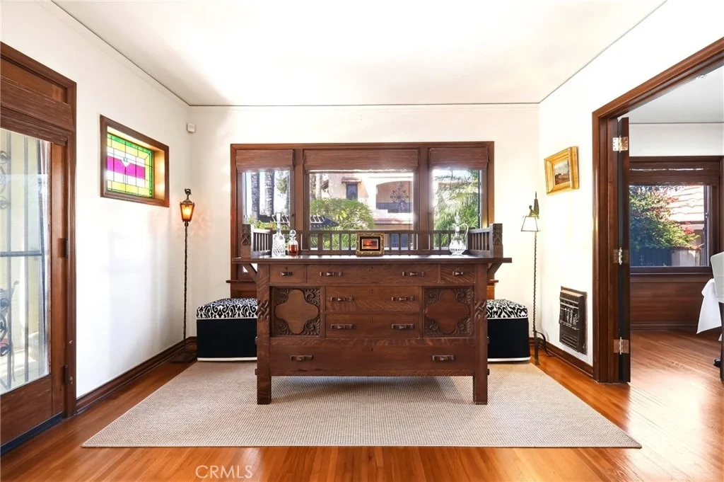 Photo of 18 W Cypress Avenue