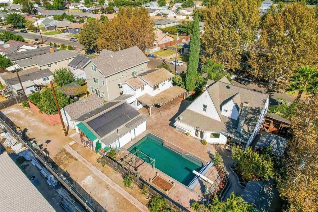 Photo of 2 4th Ave