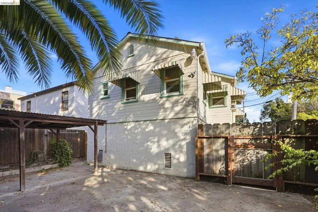 Photo of 2901 Sheffield Ave