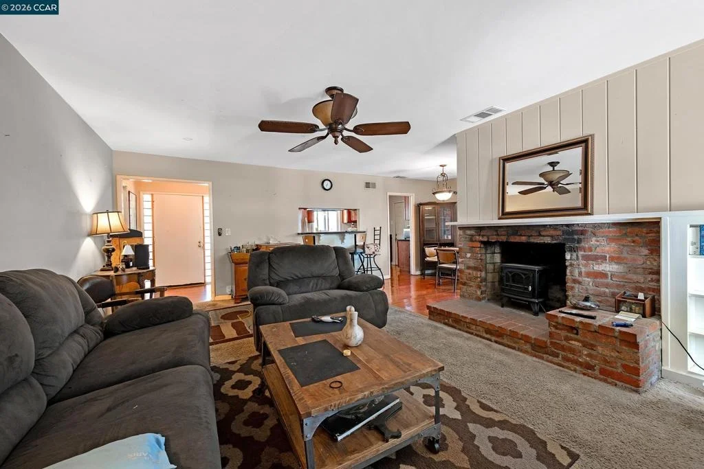 Photo of 1481 Davis Ave