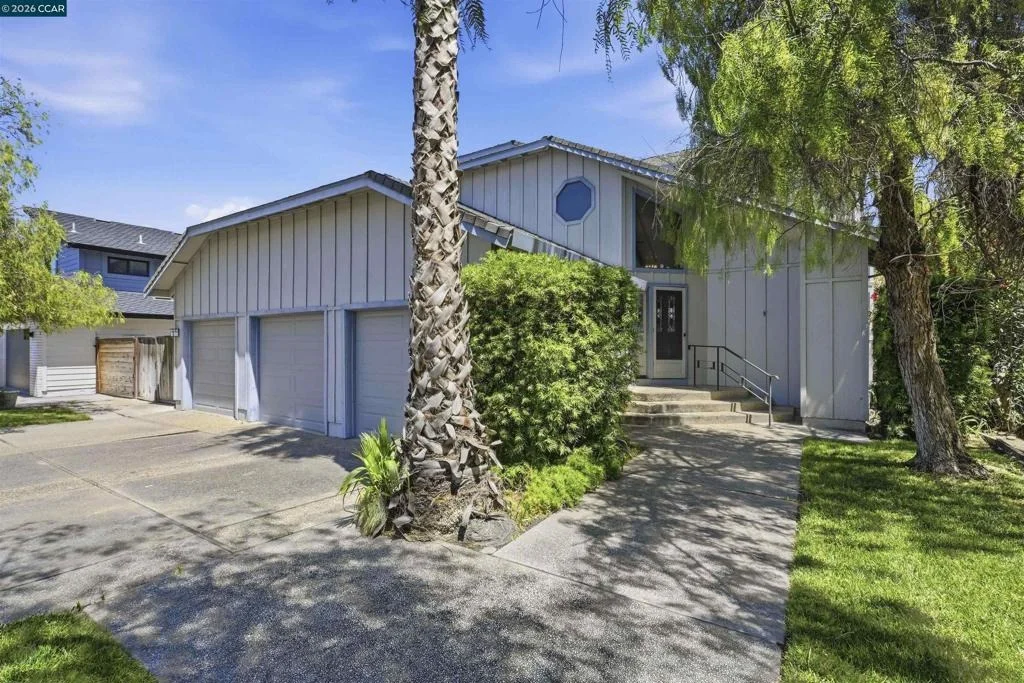 Photo of 2055 Cypress Pt