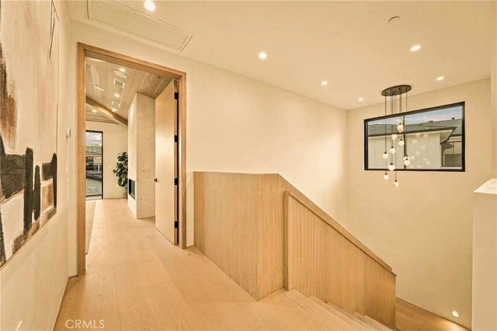 Photo of 16658 Addison