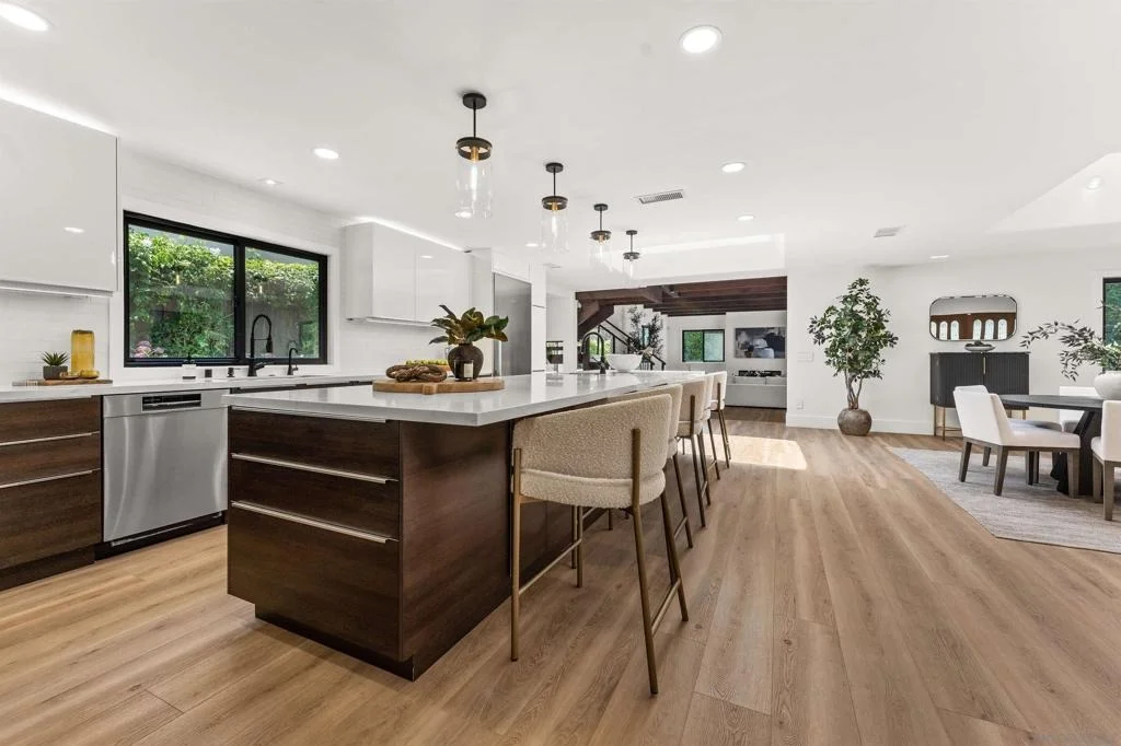 Photo of 2451 Malibu Way