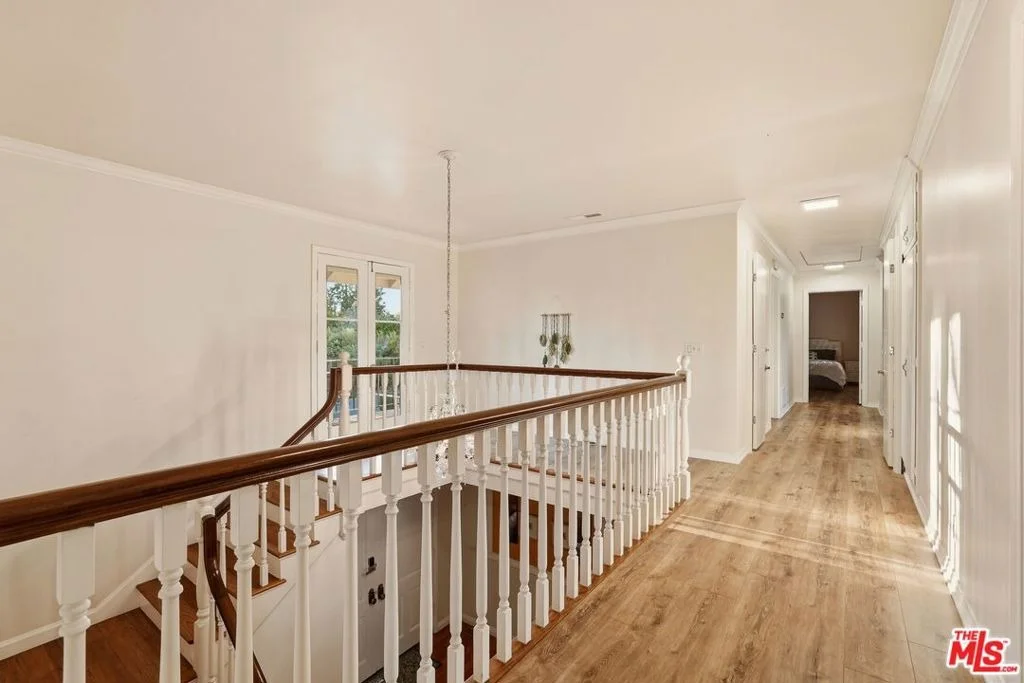 Photo of 900 Gainsborough Drive