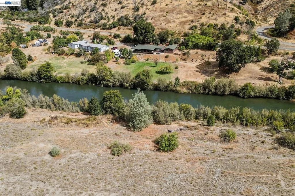 Photo of 303 Bear Springs Rd.