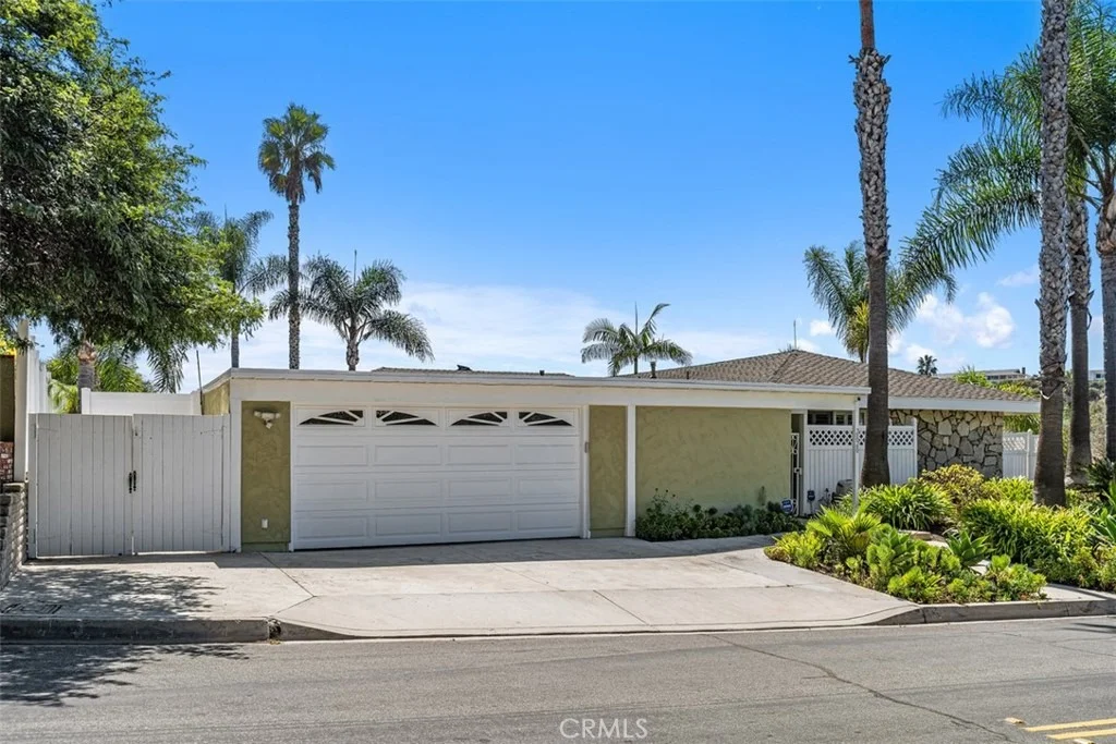 Photo of 2820 Via Montecito