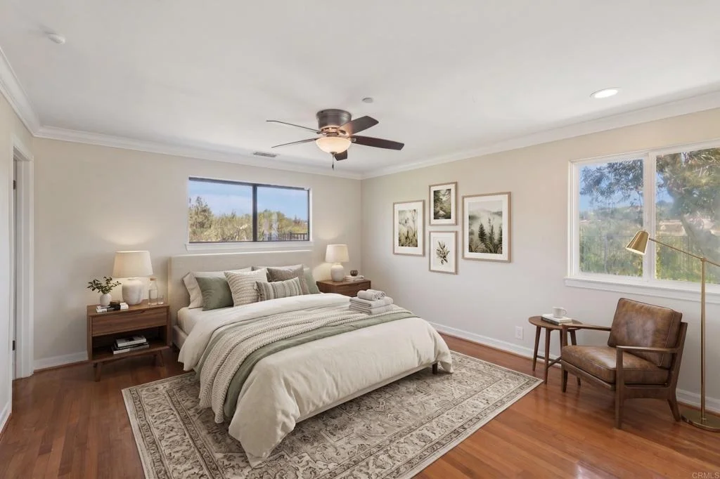 Photo of 707 S Live Oak Park Road