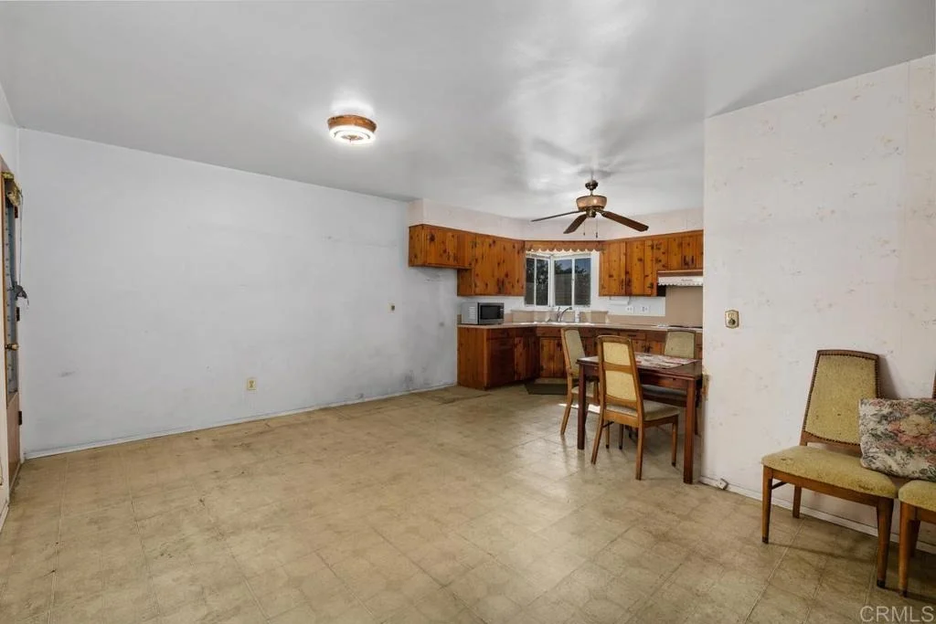 Photo of 2947 Helix Street