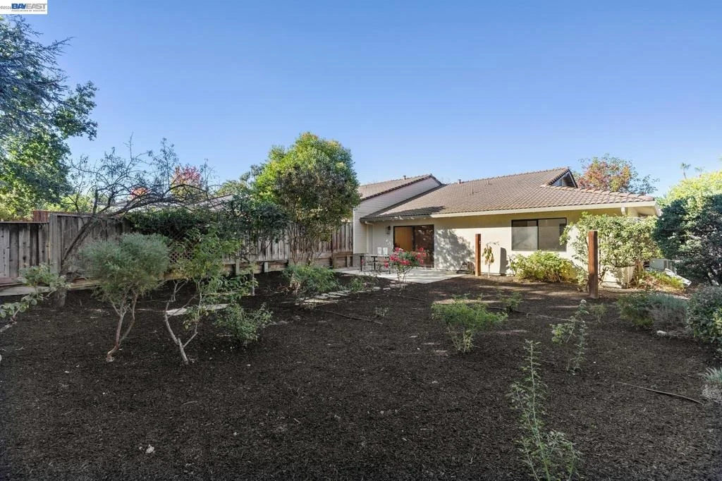 Photo of 402 Vineyard Pl