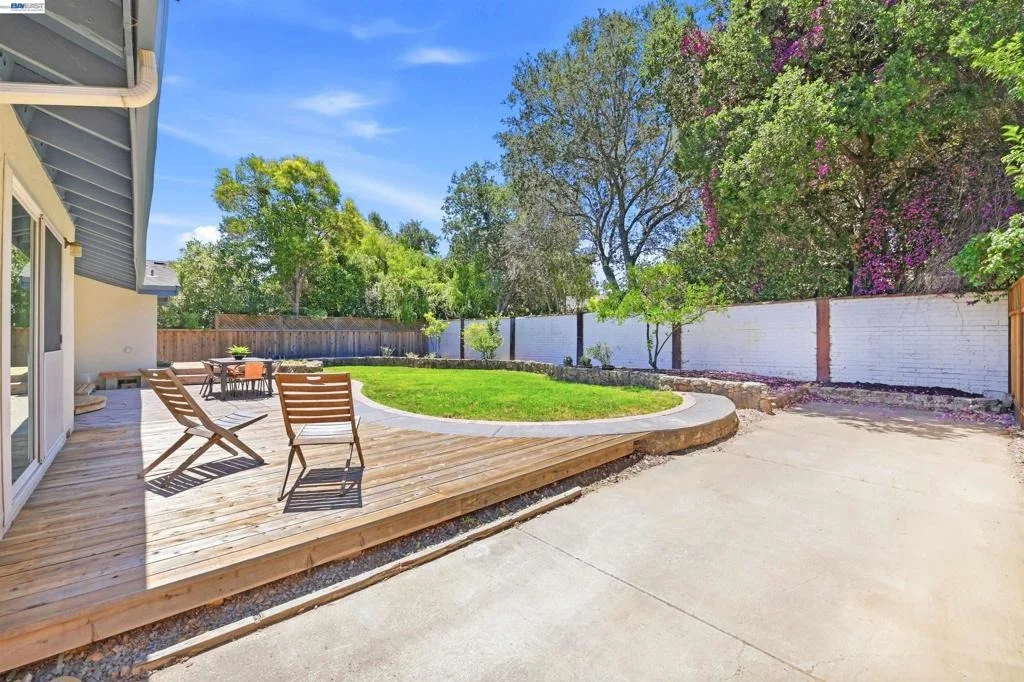 Photo of 467 Lowell Pl