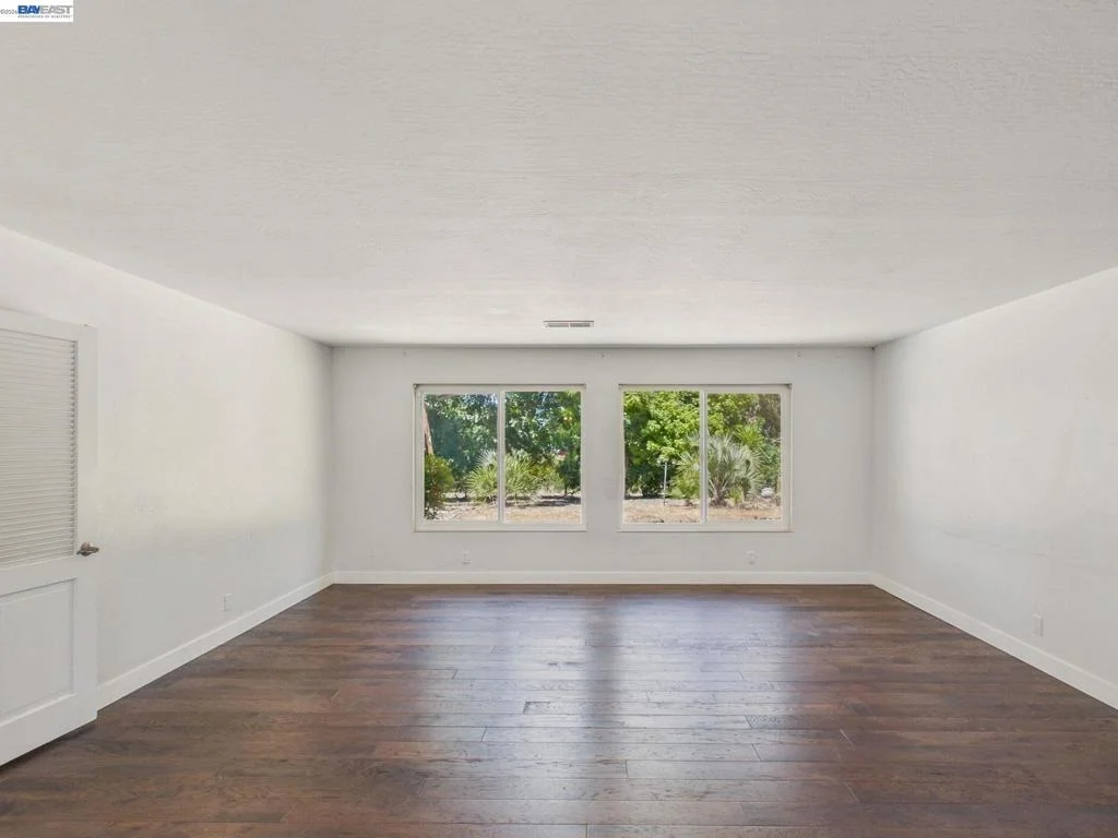 Photo of 327 Steven Cir