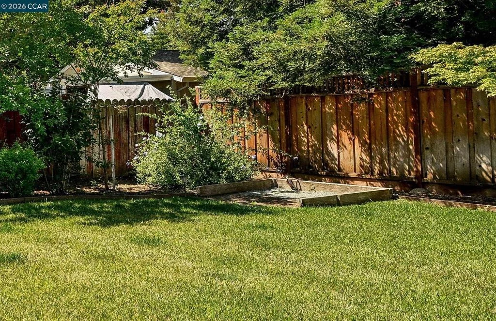 Photo of 2530 Maple Ave