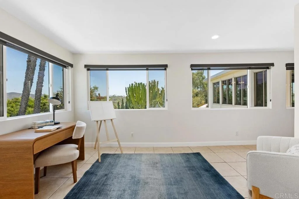 Photo of 746 Sunrise Drive E