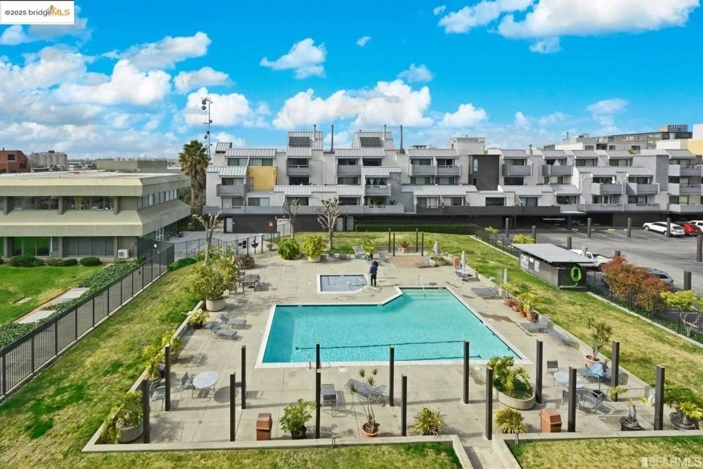 Photo of Unit 161 at 1 Embarcadero