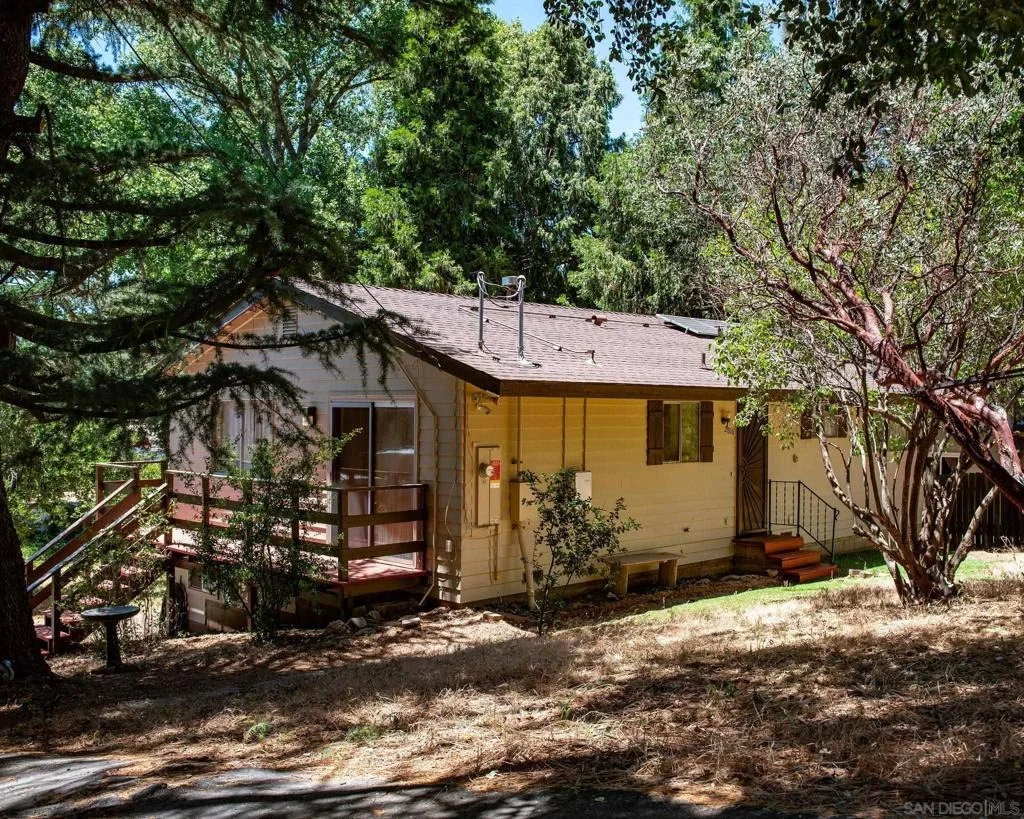 Photo of 2816 Heliotrope Dr